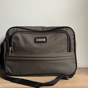 Olive Men's Toiletry Bag